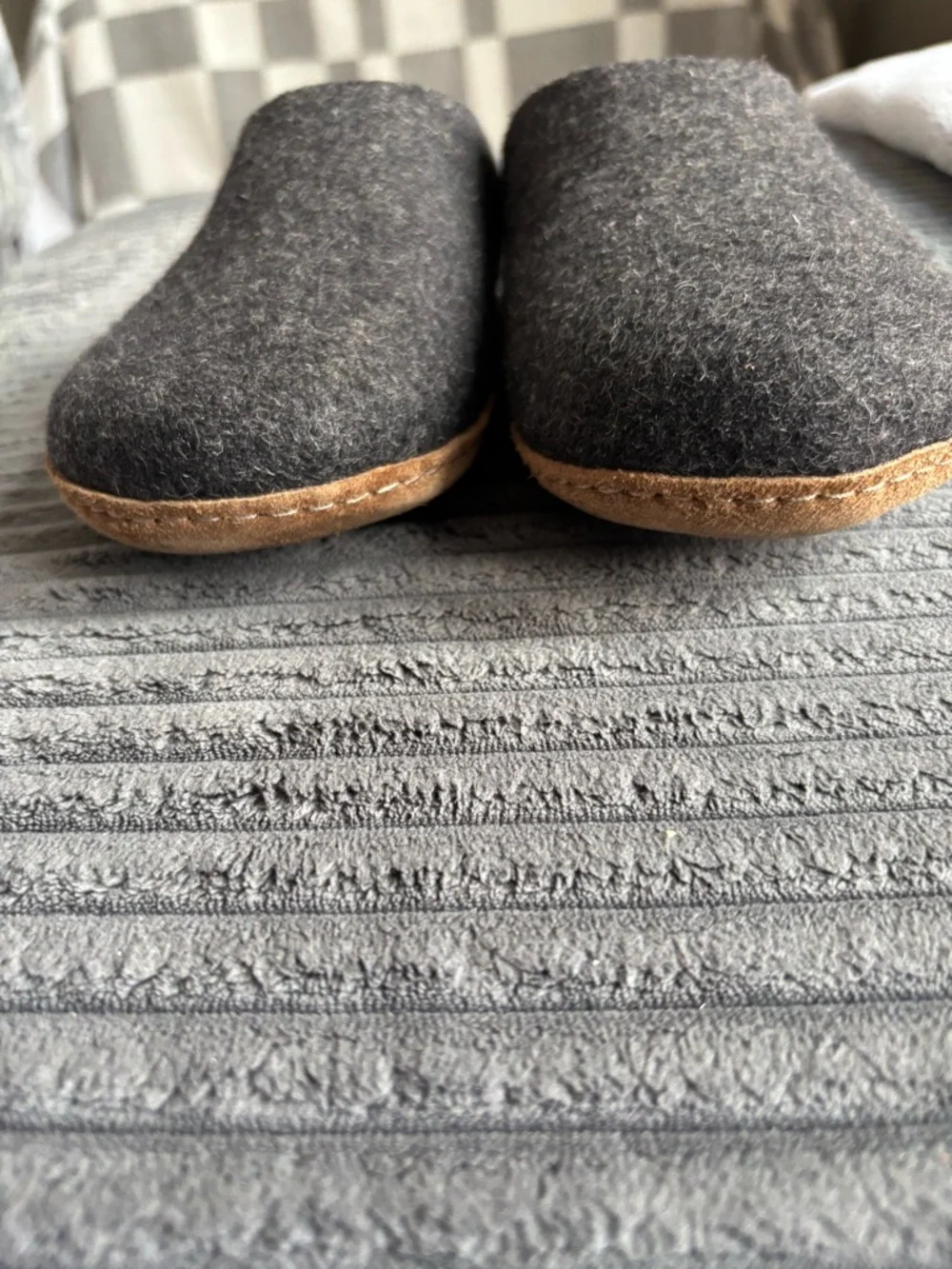 Kyrgies Gray Wool Felt Slip-On Slippers with Brown Suede Sole - Picture 3 of 5